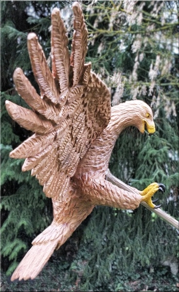 steinadler adler eagle  motors�ge kettens�ge schnitzen jochen adam holzwerker