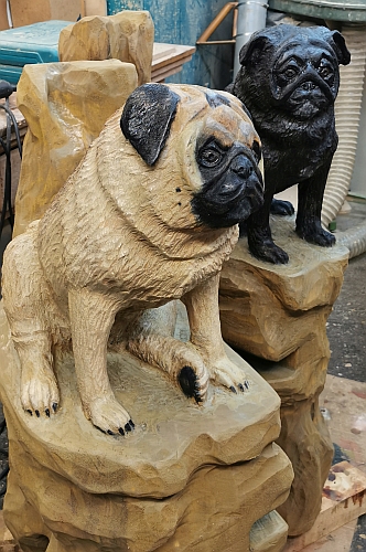 bank mops m�pse hund hunde schnitzen motors�ge kettens�gen holz garten jochen adam holzwerker