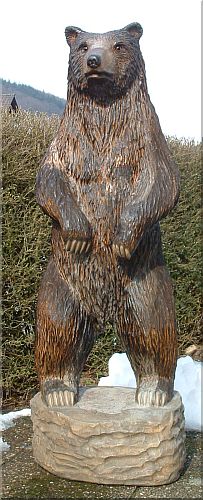 B�r holzwerker jochen Adam schnitzen mit der motors�ge