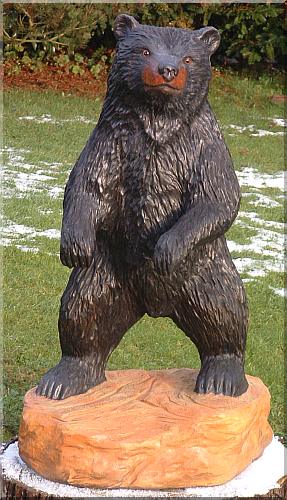 B�r holzwerker jochen Adam schnitzen mit der motors�ge