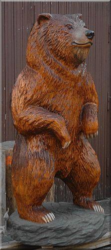 B�r holzwerker jochen Adam schnitzen mit der motors�ge