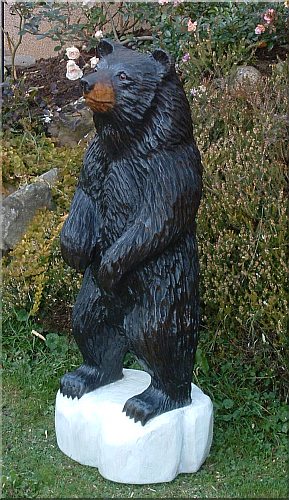 B�r holzwerker jochen Adam schnitzen mit der motors�ge