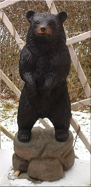 B�r holzwerker jochen Adam schnitzen mit der motors�ge