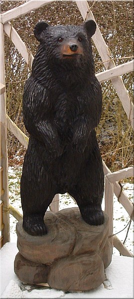 B�r holzwerker jochen Adam schnitzen mit der motors�ge