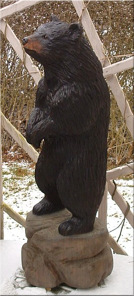 B�r holzwerker jochen Adam schnitzen mit der motors�ge