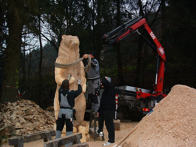 grizzly b�r holzwerker jochen adam schnitzen mit der motors�ge