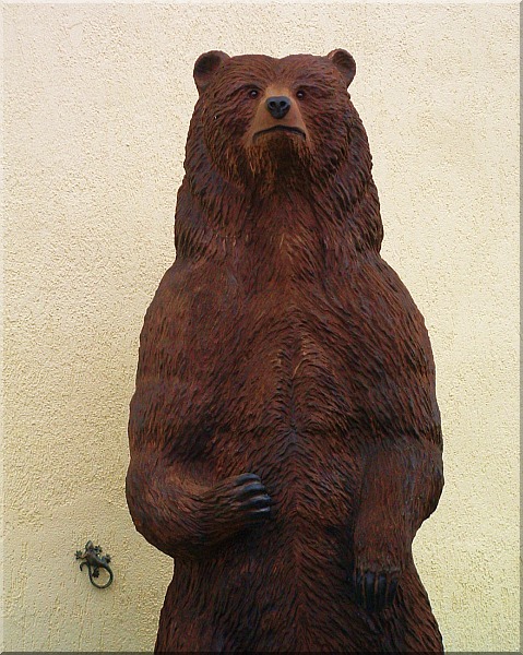 B�r holzwerker jochen adam schnitzen mit der motors�ge