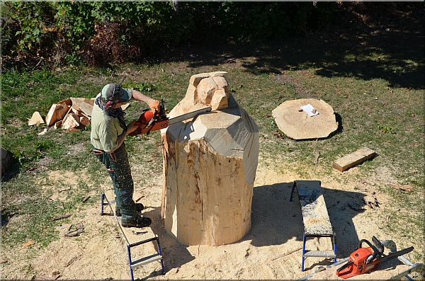 grizzly  b�r holzwerker jochen adam schnitzen mit der motors�ge