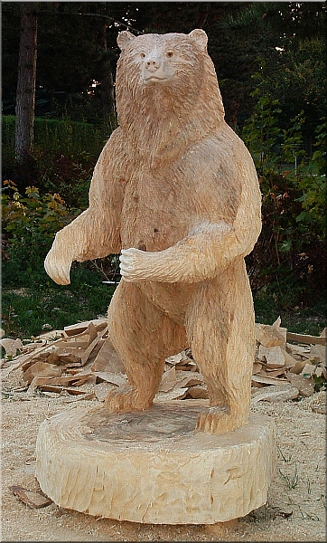 grizzly  b�r holzwerker jochen adam schnitzen mit der motors�ge