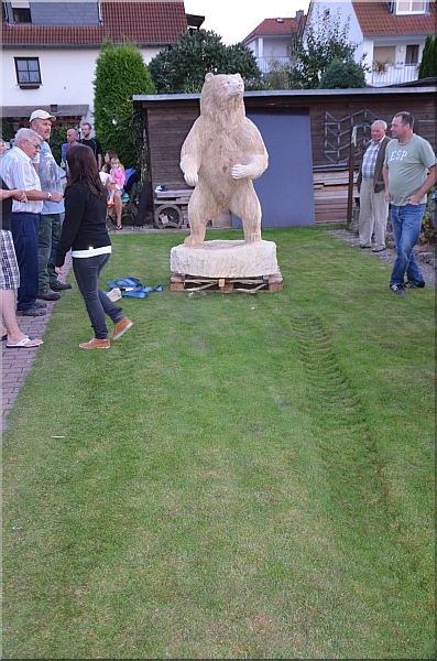 grizzly  b�r holzwerker jochen adam schnitzen mit der motors�ge