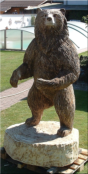 grizzly  b�r holzwerker jochen adam schnitzen mit der motors�ge