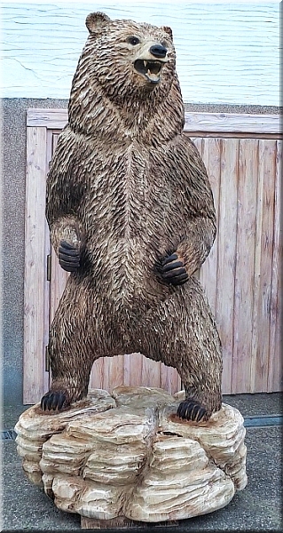 grizzly  b�r holzwerker jochen adam schnitzen mit der motors�ge