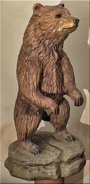 grizzly  b�r holzwerker jochen adam schnitzen mit der motors�ge