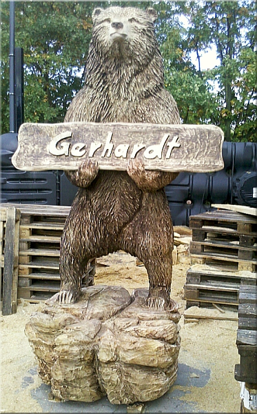 gro�er b�r jochen adam holzwerker motors�ge