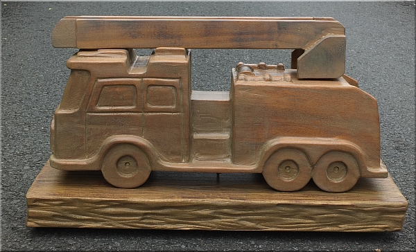 feuerwehrauto feuerwehr auto mtors�ge holz schnitzen 