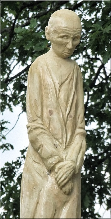 skulpturen holz schnitzen motors�ge kettens�ge geburt leben tod holzwerker